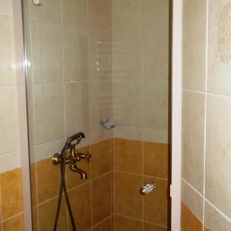 Hotel Gralis